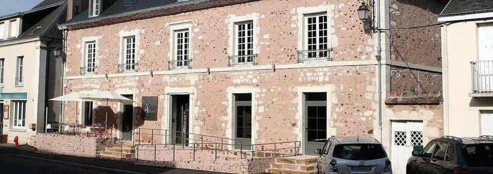 Logis - Auberge De L'Abbaye Thiron-Gardais Exterior foto